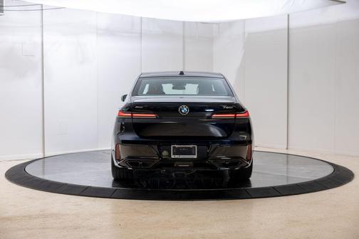 Carbon Black Metallic 2025 BMW 760 xDrive