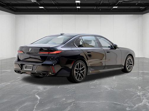 Carbon Black Metallic 2025 BMW 760 xDrive