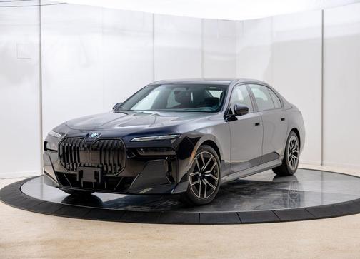 Carbon Black Metallic 2025 BMW 760 xDrive
