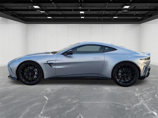 2026 Aston Martin Vantage Base