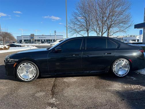 2025 BMW 760 xDrive