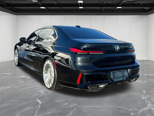 2025 BMW 760 xDrive