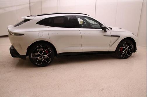 2025 Aston Martin DBX 707