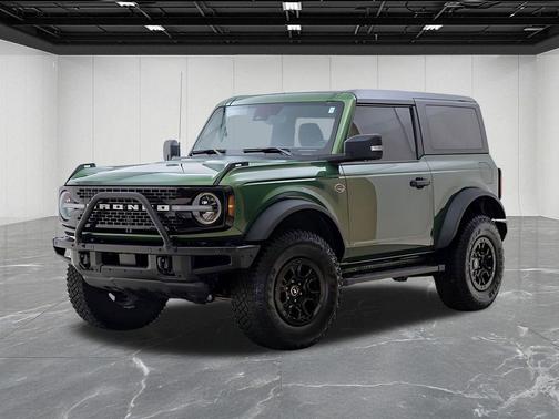 Eruption Green Metallic 2023 Ford Bronco Wildtrak