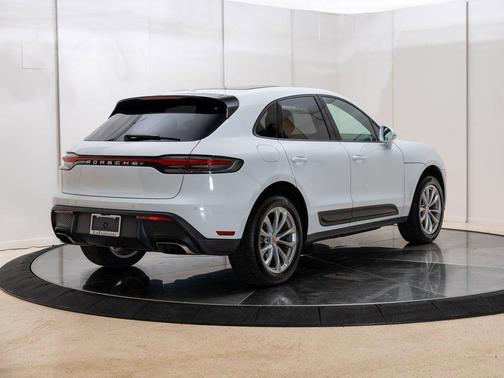 Carrara White Metallic 2024 Porsche Macan Macan