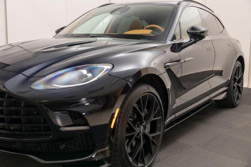 2025 Aston Martin DBX 707