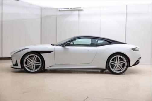2025 Aston Martin DB12
