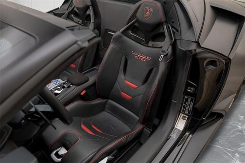 2020 Lamborghini Huracan EVO Base