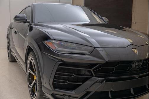 2020 Lamborghini Urus Base