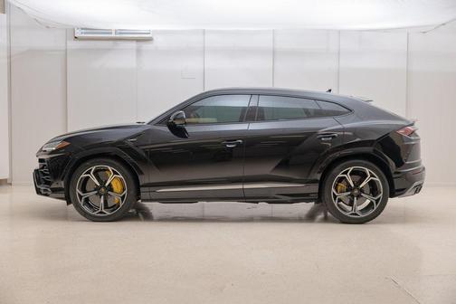 2020 Lamborghini Urus Base