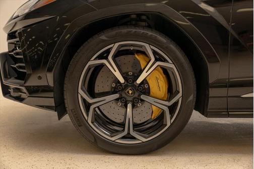 2020 Lamborghini Urus Base