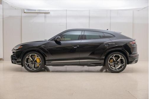2020 Lamborghini Urus Base