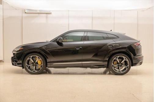 2020 Lamborghini Urus Base