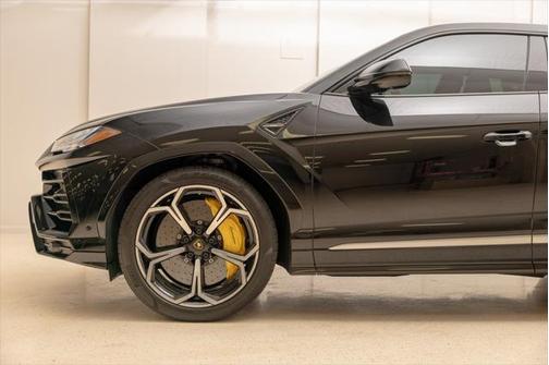 2020 Lamborghini Urus Base