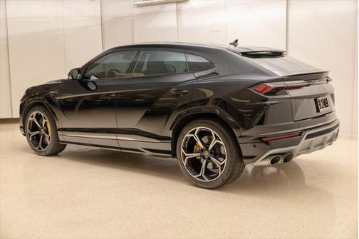 2020 Lamborghini Urus Base