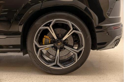 2020 Lamborghini Urus Base