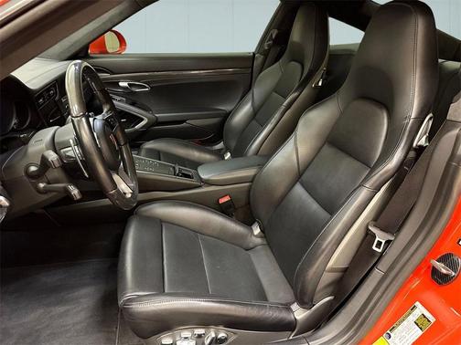 2019 Porsche 911 Carrera 4 GTS