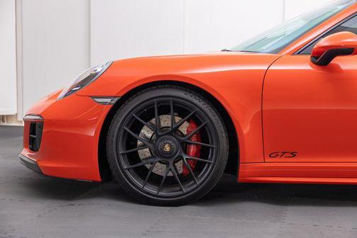 2019 Porsche 911 Carrera 4 GTS