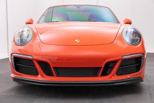 2019 Porsche 911 Carrera 4 GTS