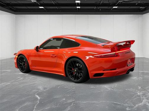 2019 Porsche 911 Carrera 4 GTS