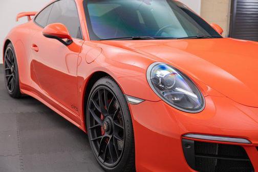 2019 Porsche 911 Carrera 4 GTS