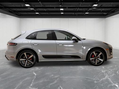 Dolomite Silver Metallic 2024 Porsche Macan Macan