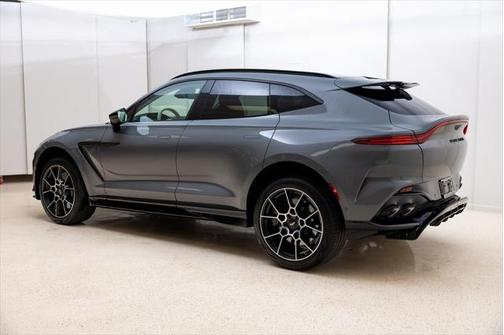 2025 Aston Martin DBX 707