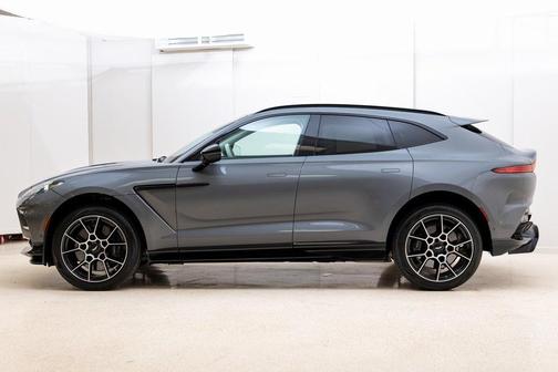 2025 Aston Martin DBX 707