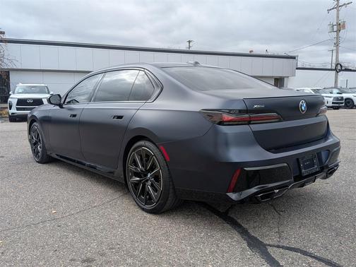 2025 BMW 760 xDrive