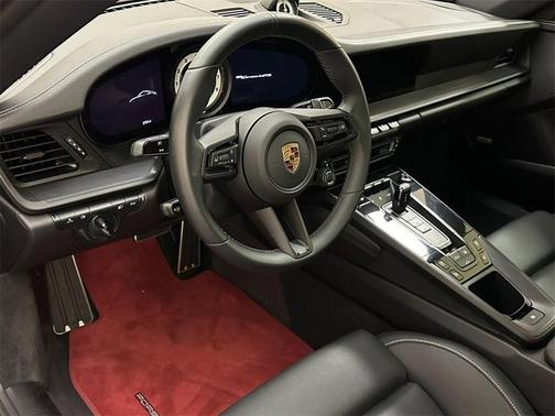 2022 Porsche 911 Carrera 4 GTS