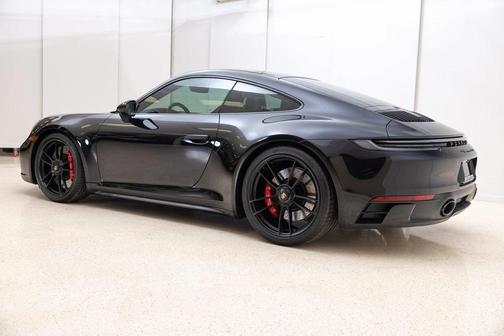 2022 Porsche 911 Carrera 4 GTS
