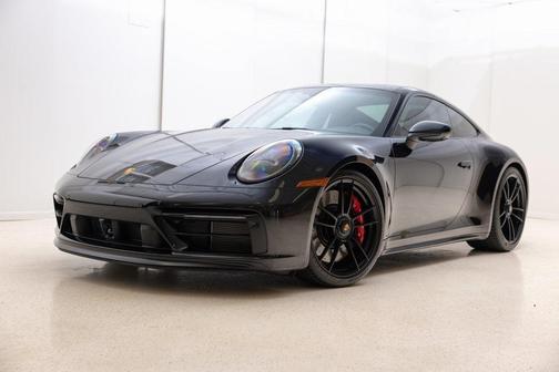 2022 Porsche 911 Carrera 4 GTS