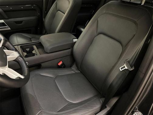 2024 Land Rover Defender 130 P300 S