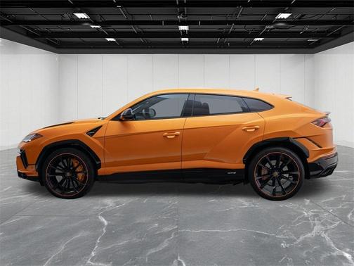 2024 Lamborghini Urus S