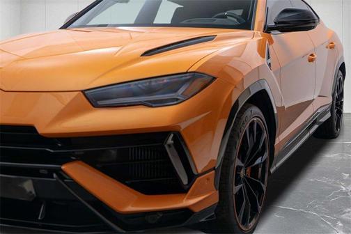 2024 Lamborghini Urus S