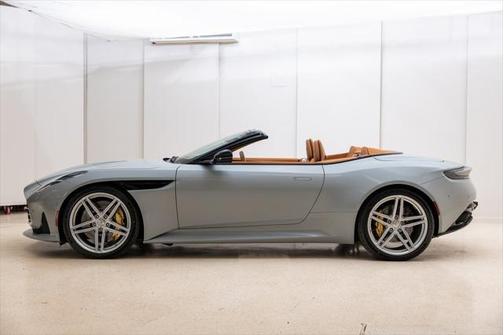 2025 Aston Martin DB12 Volante