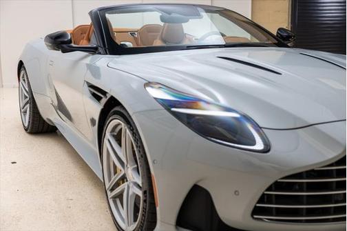 2025 Aston Martin DB12 Volante