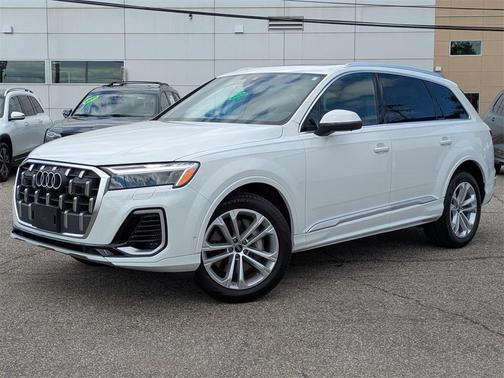 2025 Audi Q7 55 Premium Plus