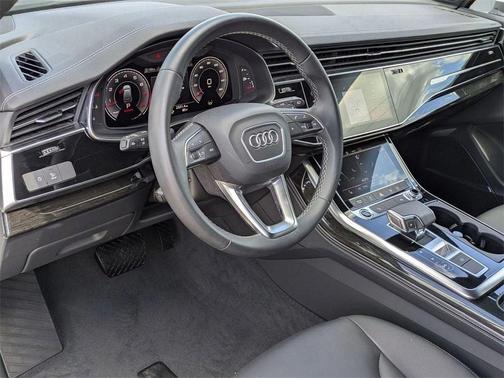 2025 Audi Q7 55 Premium Plus