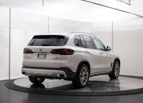 Alpine White 2025 BMW X5 xDrive40i