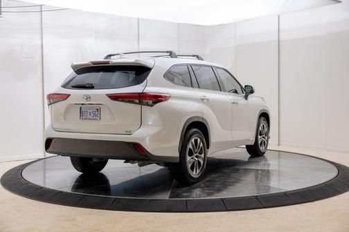 Blizzard Pearl 2020 Toyota Highlander XLE