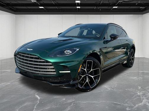 Malachite Green 2026 Aston Martin DBX 707