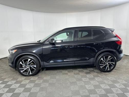 2020 Volvo XC40 T5 R-Design