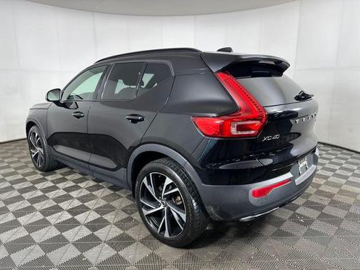 2020 Volvo XC40 T5 R-Design