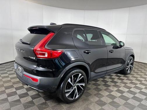 2020 Volvo XC40 T5 R-Design
