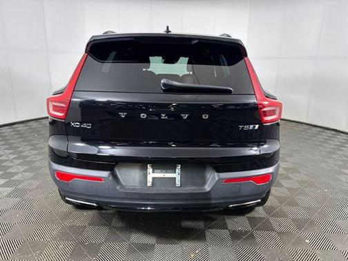 2020 Volvo XC40 T5 R-Design