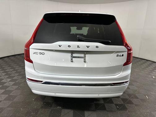 2023 Volvo XC90 B6 Ultimate 7-Seater