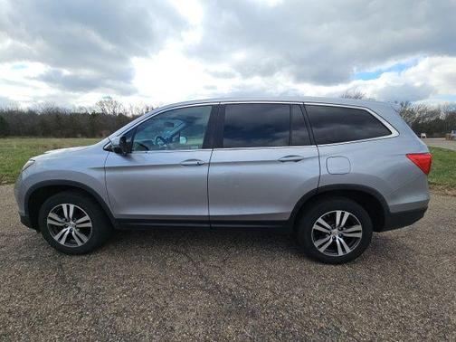 Lunar Silver Metallic 2018 Honda Pilot EX