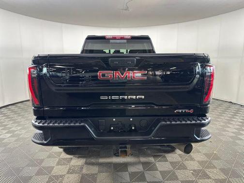 2024 GMC Sierra 2500 AT4