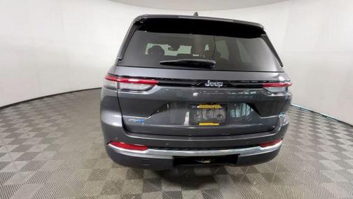 Baltic Gray Metallic Clearcoat 2022 Jeep Grand Cherokee 4xe Base